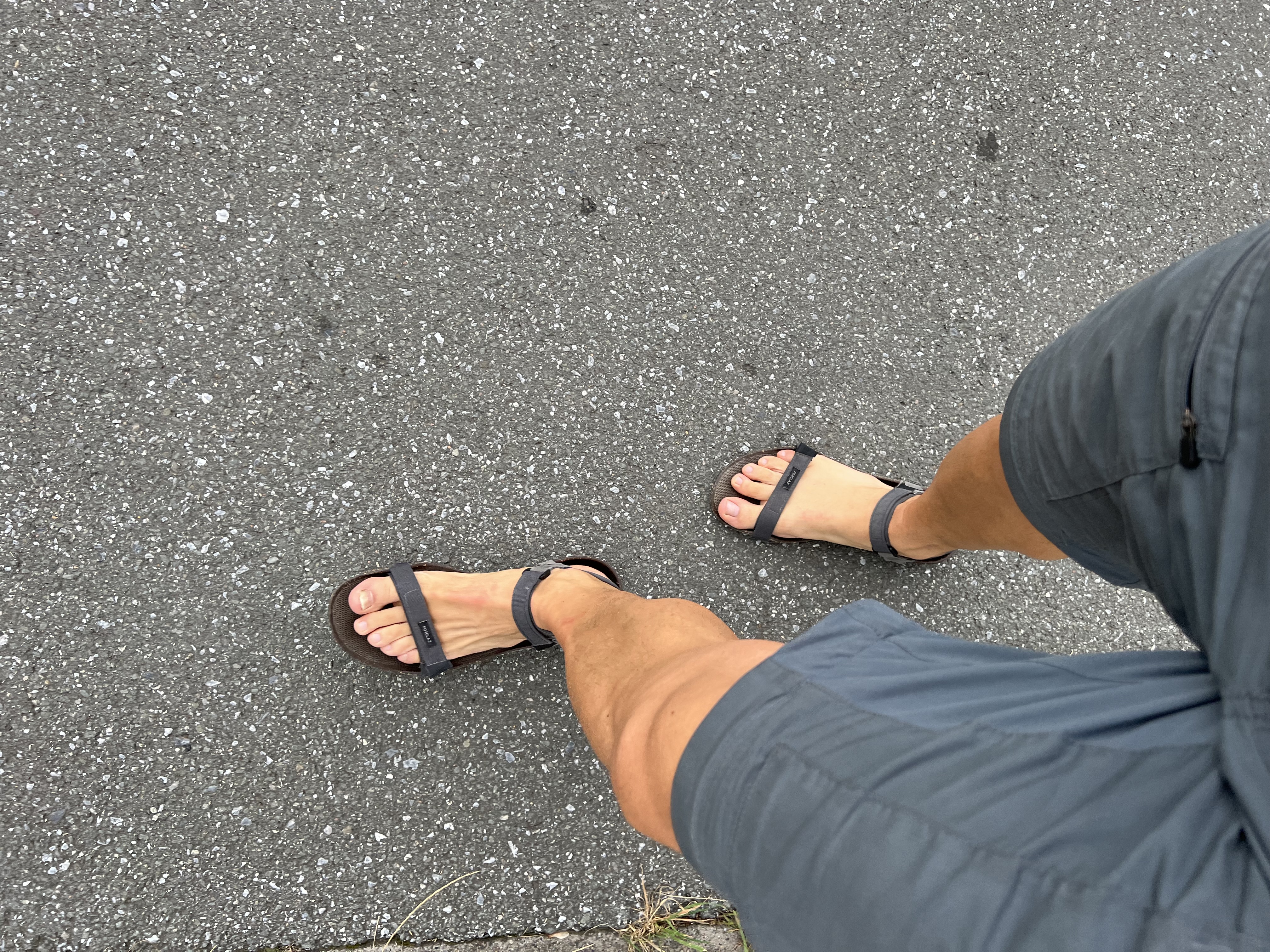 Probably only someone who has ever hiked with a full load can understand that these sandals are luxury.